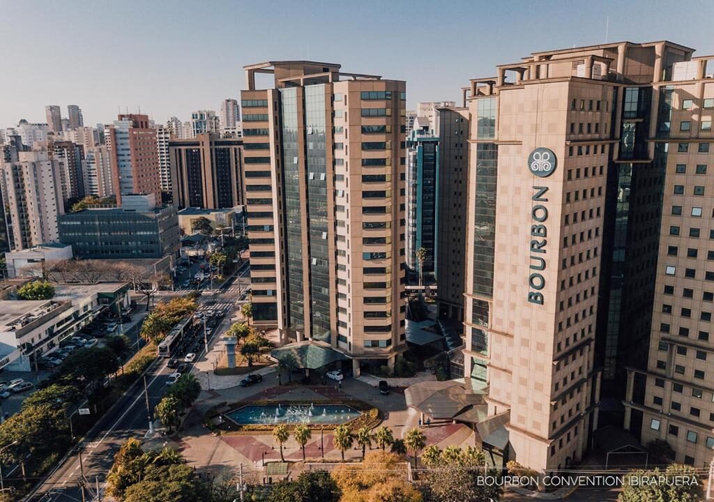 582695_142972572499861_1603536205_n